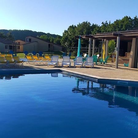 Village Bord De Ciel Caylus Екстериор снимка