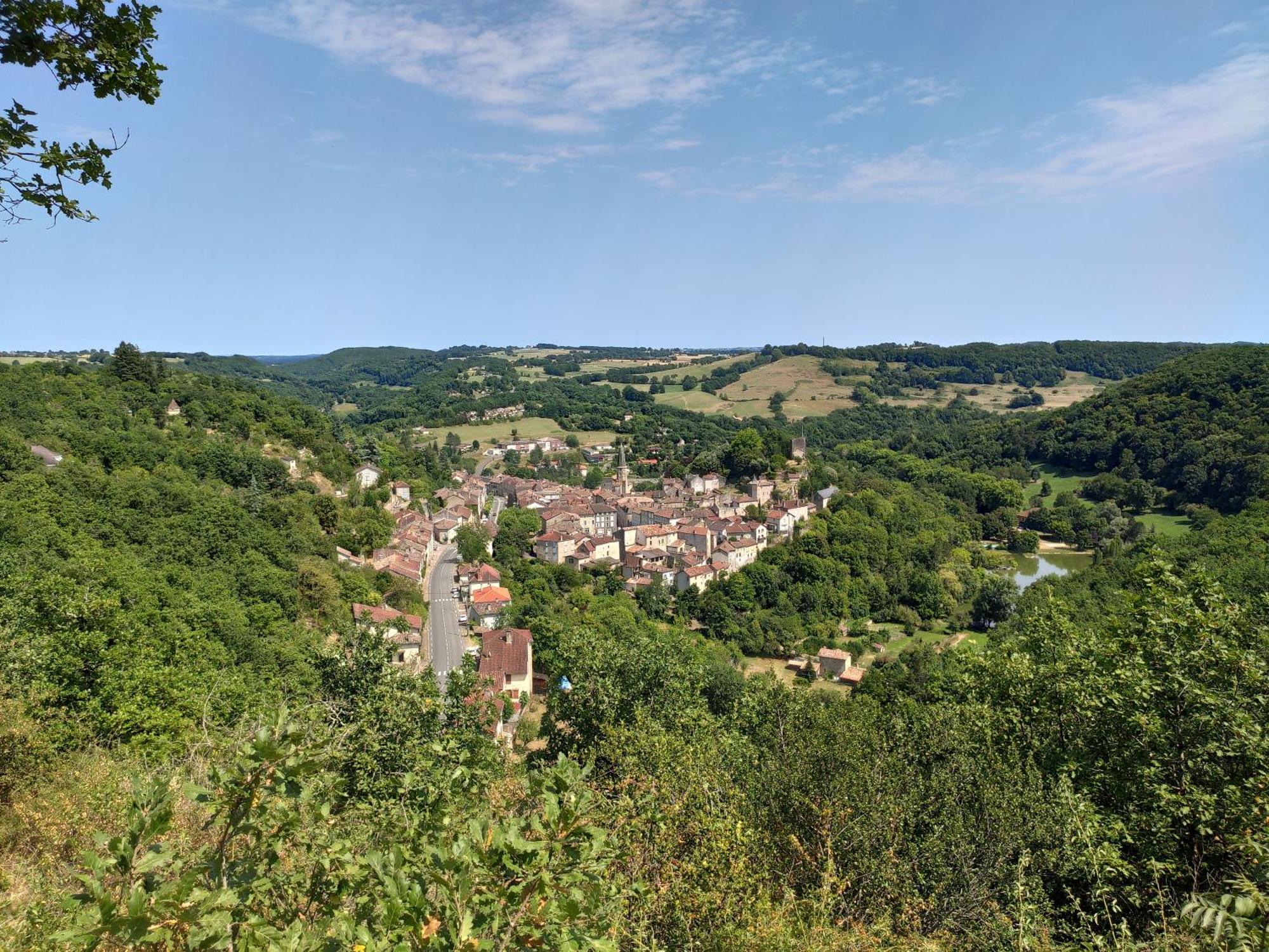 Village Bord De Ciel Caylus Екстериор снимка